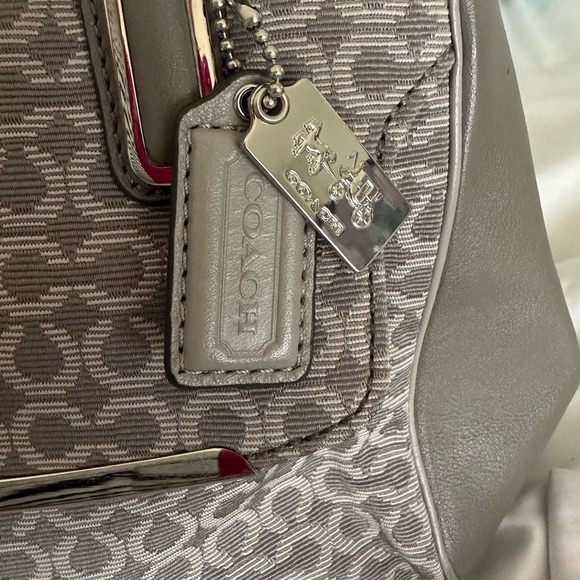 COACH 25215 Madison Satchel D1394-25215 Pre-Owned EUC - Picture 2 of 9